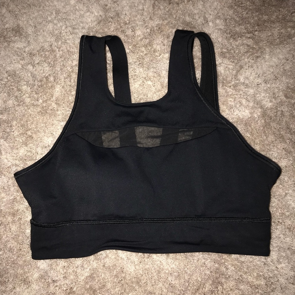 Lululemon size 8 sports bra